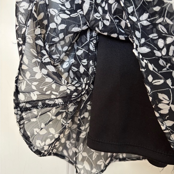 Vince Camuto Smocked Waist Flutter Sleeve Midi Dress In Rich Black Size … - Picture 7 of 13